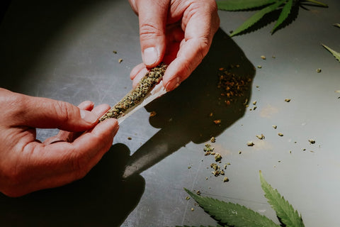 The Perfect Roll: Mastering the Art of Rolling Joints